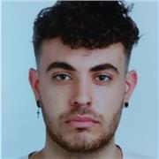 Monitor de Educación Física que asesora a gente de todas las edades